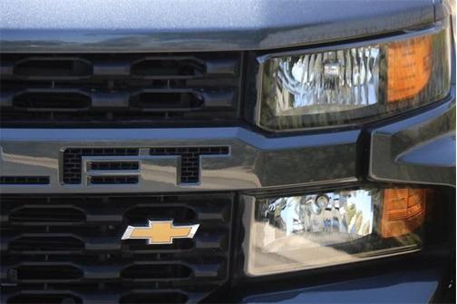 Photo 4 of 32 of 2021 Chevrolet Silverado 1500 Custom