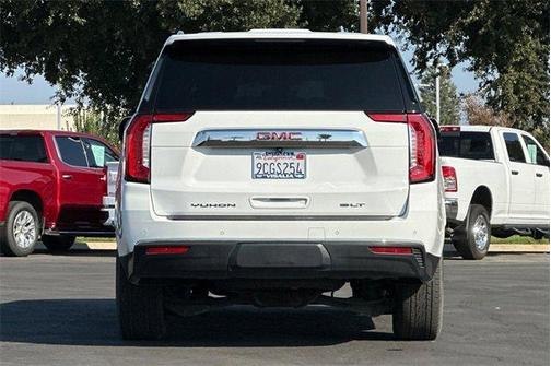 2022 GMC Yukon SLT