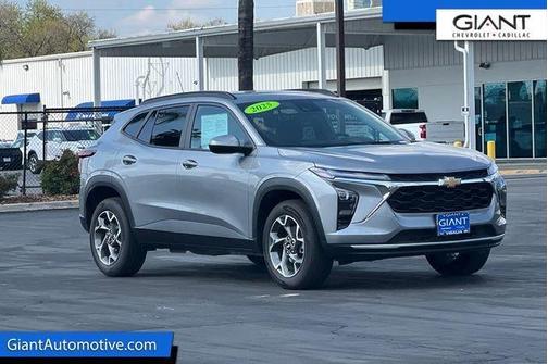 2025 Chevrolet Trax LT