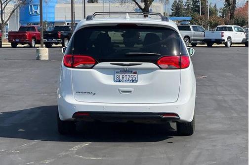 2019 Chrysler Pacifica Touring-L