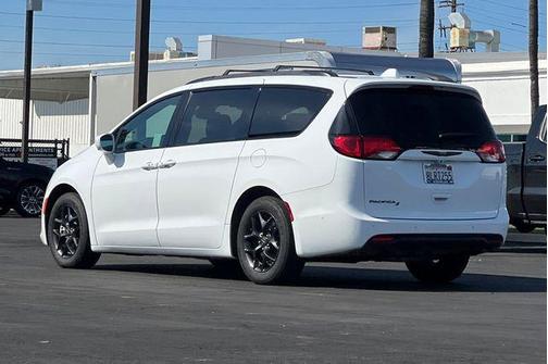 2019 Chrysler Pacifica Touring-L