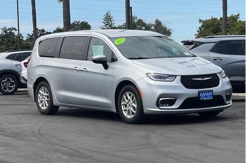 Silver Mist Clearcoat 2023 Chrysler Pacifica Touring-L