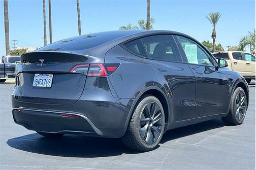 2024 Tesla Model Y Base