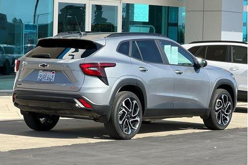 Sterling Gray Metallic 2025 Chevrolet Trax 2RS