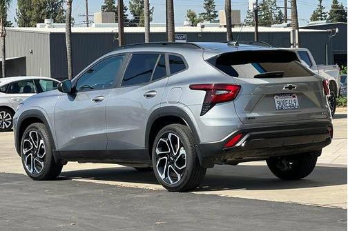 Sterling Gray Metallic 2025 Chevrolet Trax 2RS