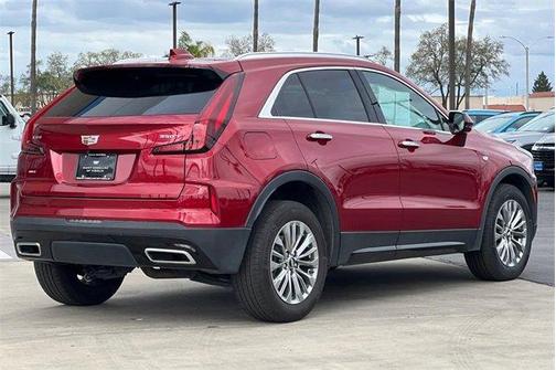 2024 Cadillac XT4 Premium Luxury