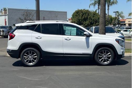 Summit White 2023 GMC Terrain SLT
