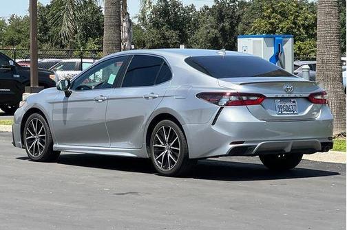 Celestial Silver Metallic 2021 Toyota Camry SE