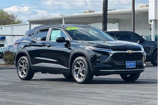 2025 Chevrolet Trax LT