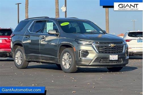 2023 Chevrolet Traverse LT Cloth