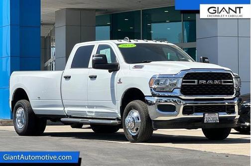 Bright White Clearcoat 2024 RAM 3500 Tradesman