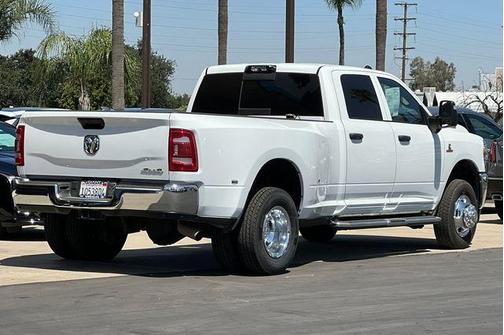 Bright White Clearcoat 2024 RAM 3500 Tradesman