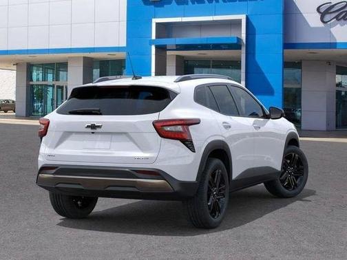 Summit White 2026 Chevrolet Trax ACTIV