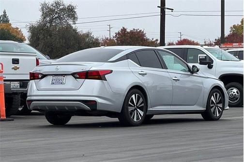 2021 Nissan Altima 2.5 SV