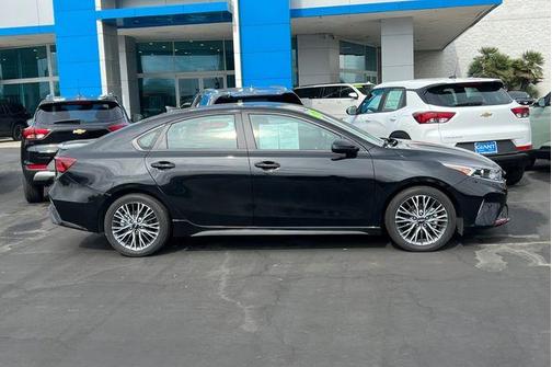 Aurora Black Pearl 2023 Kia Forte GT-Line