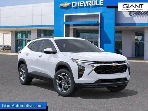 Summit White 2026 Chevrolet Trax LT