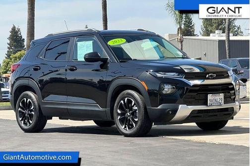 Mosaic Black Metallic 2023 Chevrolet Trailblazer LT