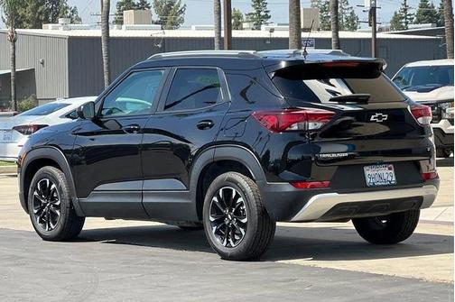 Mosaic Black Metallic 2023 Chevrolet Trailblazer LT