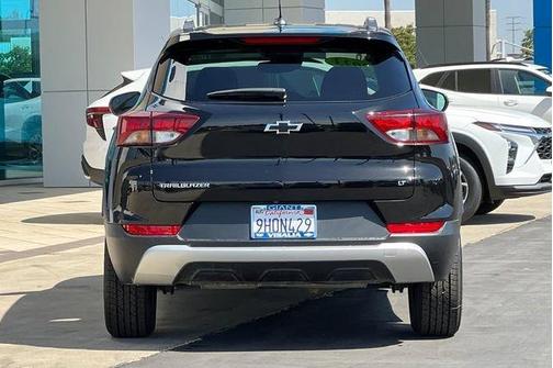 Mosaic Black Metallic 2023 Chevrolet Trailblazer LT