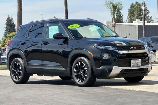 Mosaic Black Metallic 2023 Chevrolet Trailblazer LT