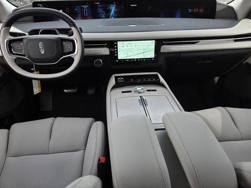 Star White 2026 Lincoln Navigator Reserve