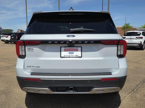 White Metallic 2025 Ford Explorer Active