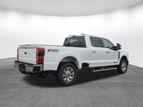 Oxford White 2026 Ford F-250 Lariat