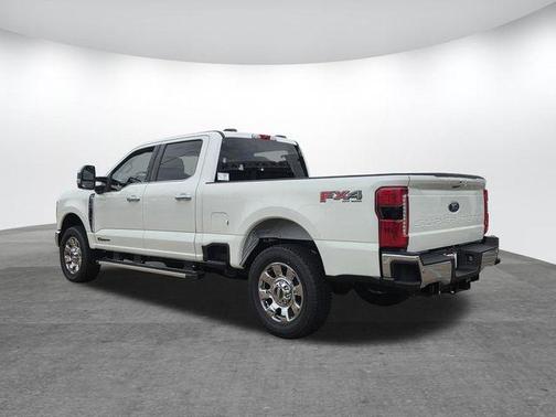 Oxford White 2026 Ford F-250 Lariat