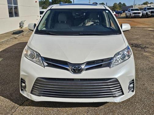 2018 Toyota Sienna L