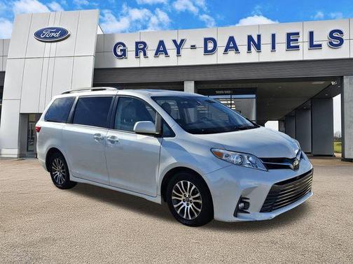 2018 Toyota Sienna L