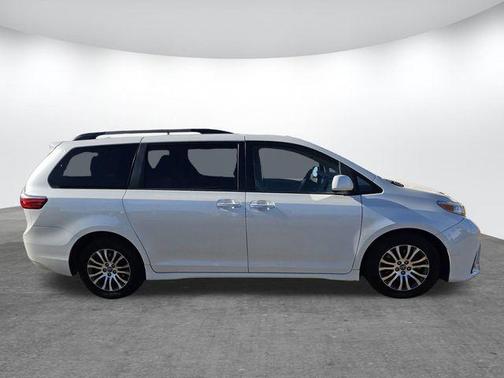 2018 Toyota Sienna L