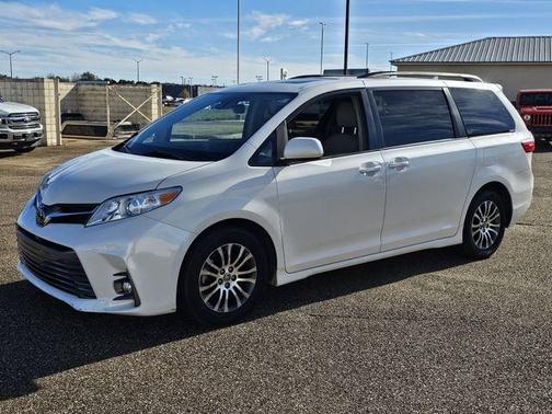 2018 Toyota Sienna L