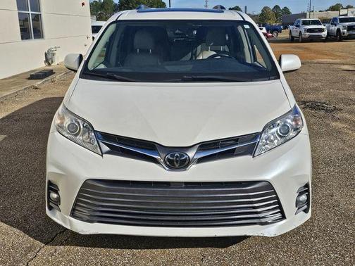 2018 Toyota Sienna L