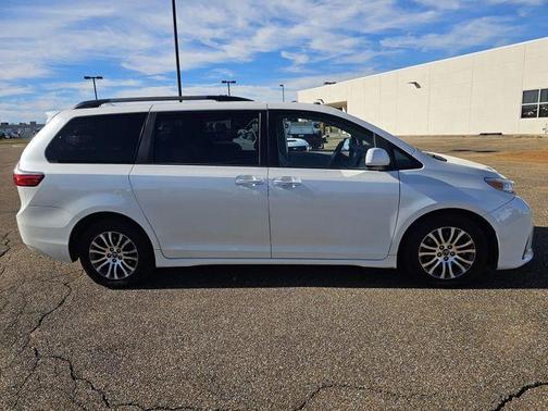 2018 Toyota Sienna L