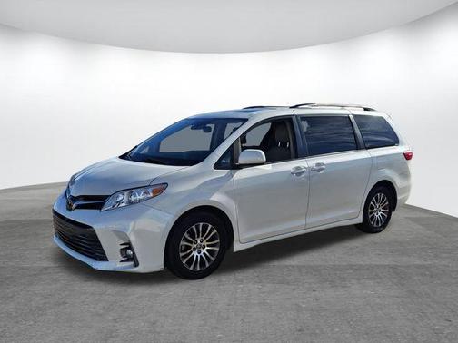 2018 Toyota Sienna L