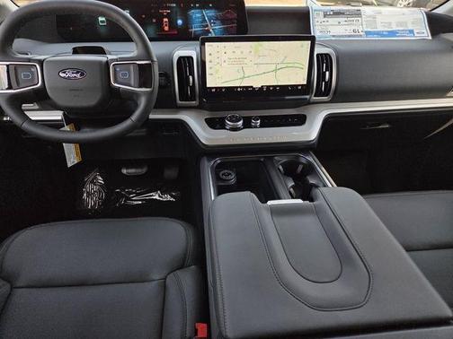 Oxford White 2026 Ford Expedition Active