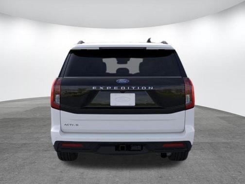 Oxford White 2026 Ford Expedition Active