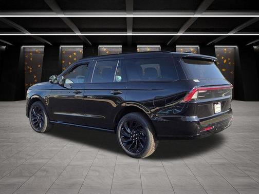 Infinite Black Metallic 2026 Lincoln Navigator Reserve