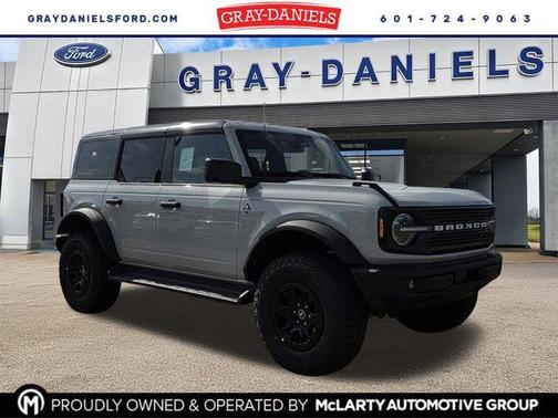 Avalanche Gray 2026 Ford Bronco Outer Banks