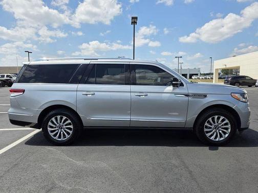 Radiance Metallic 2022 Lincoln Navigator L L Standard