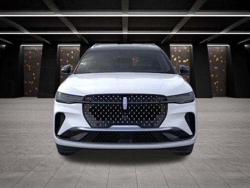 White Platinum Tri-Coat Metallic 2026 Lincoln Nautilus Reserve