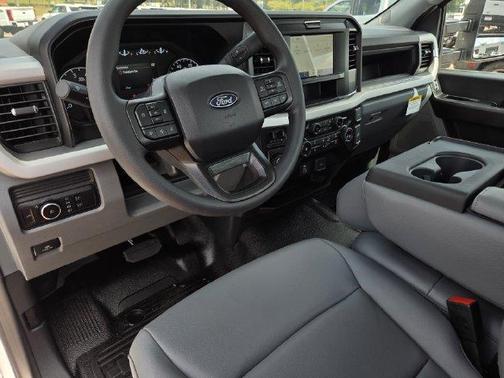 Oxford White 2027 Ford F-250 XL
