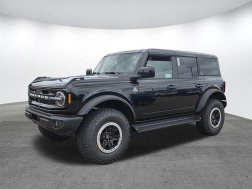 Shadow Black 2026 Ford Bronco Outer Banks
