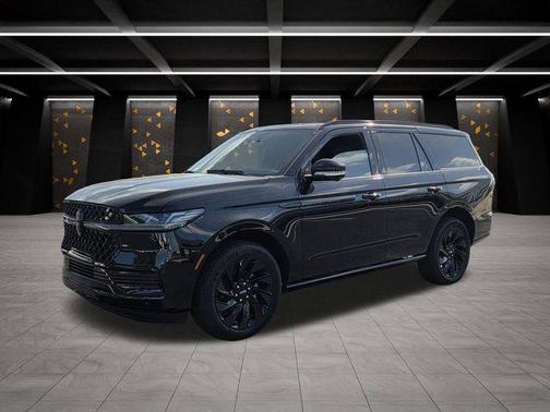 Infinite Black Metallic 2026 Lincoln Navigator Reserve