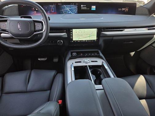 Infinite Black Metallic 2026 Lincoln Navigator Reserve
