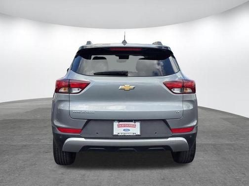 Sterling Gray Metallic 2023 Chevrolet Trailblazer LT