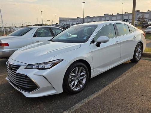 2022 Toyota Avalon XLE