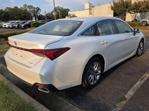 2022 Toyota Avalon XLE