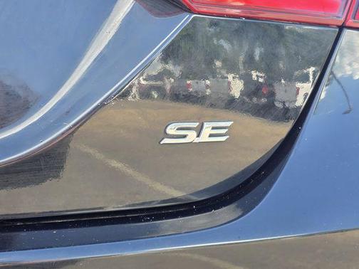 Midnight Black Metallic 2021 Toyota Camry SE