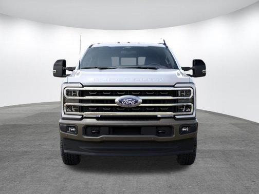 Star White 2027 Ford F-250 King Ranch